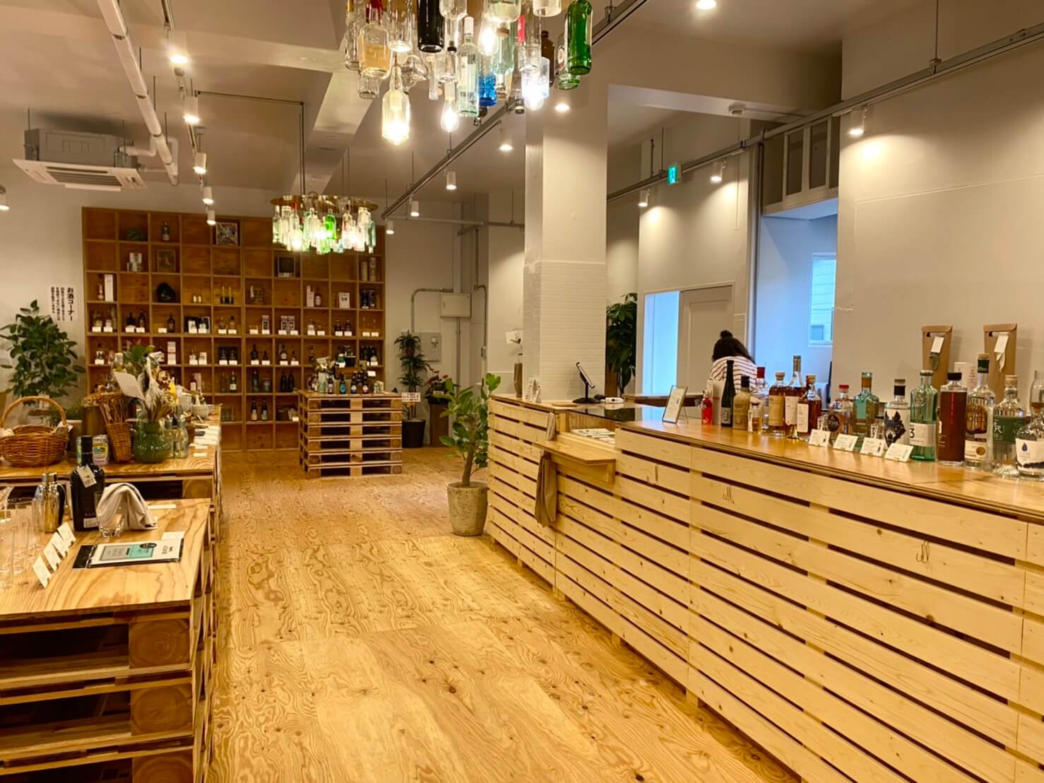 ”いよかんトニック”販売中!?【銭湯を改装した酒屋さん バーテンダーセレクトギオン】